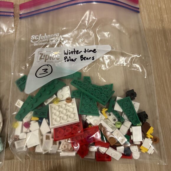 Lego Wintertime Polar Bears #40571 / 312 Pieces / 100% Complete w/Box & Manual - Picture 11 of 12